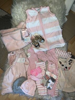 6-9 months sleep sack bundle w/ NEW blanket,bath towel &socks. few outfits $20